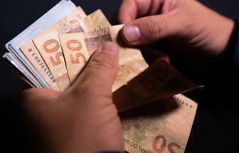 Saiba como é feito o cálculo e quando será pago o 13º salário