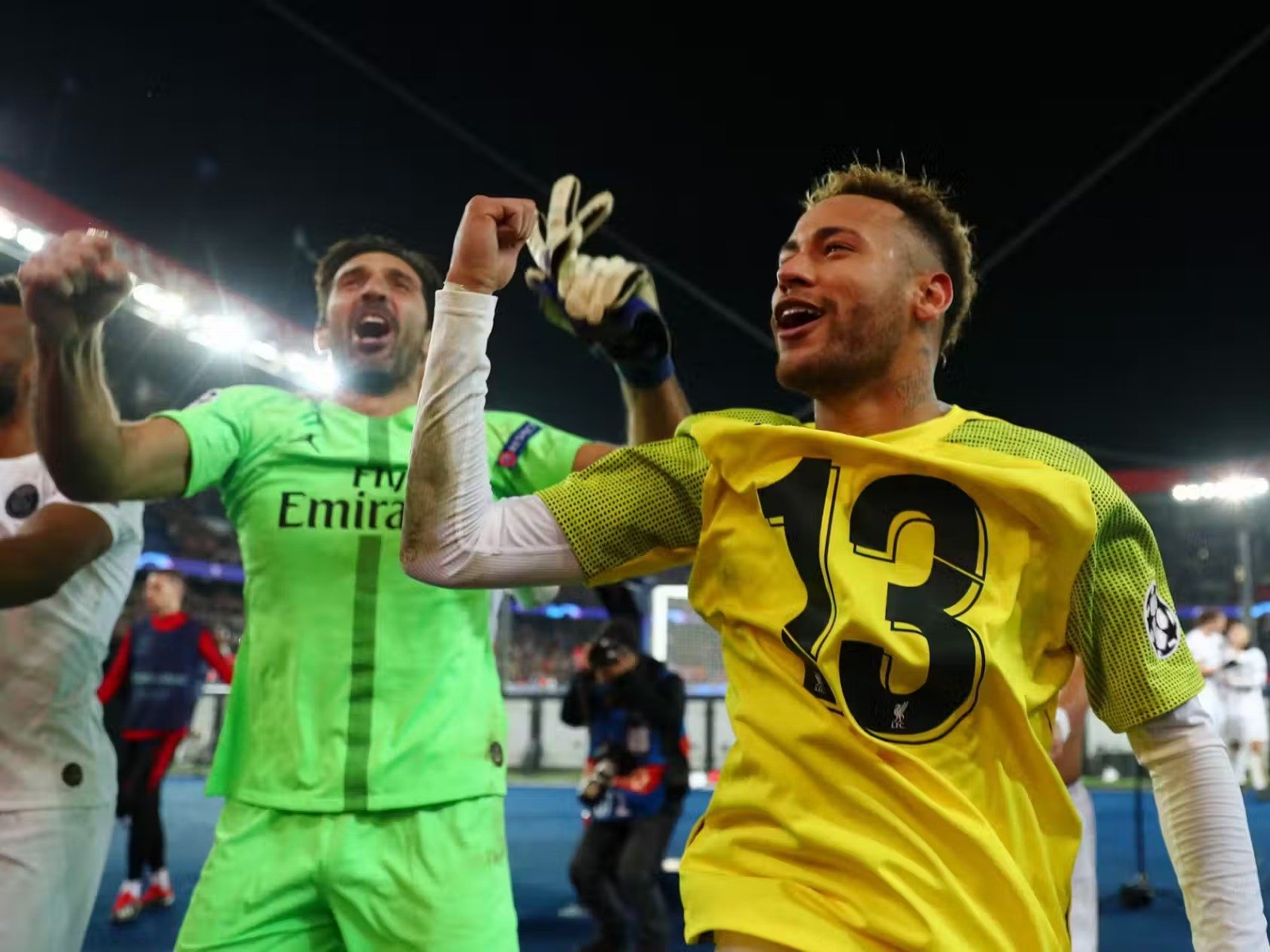 Buffon e Neymar foram companheiros no PSG - 