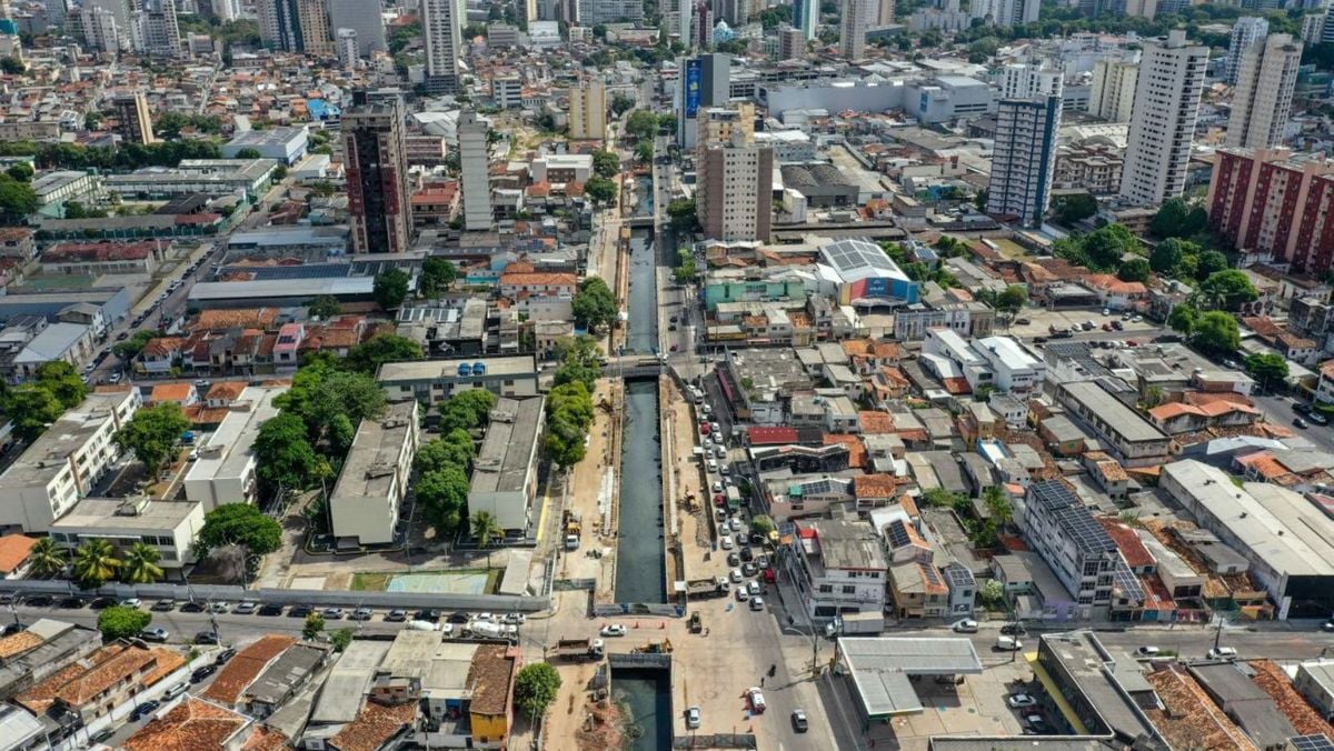 Trânsito na Avenida Almirante Tamandaré é alterado para o avanço da obra do parque linear