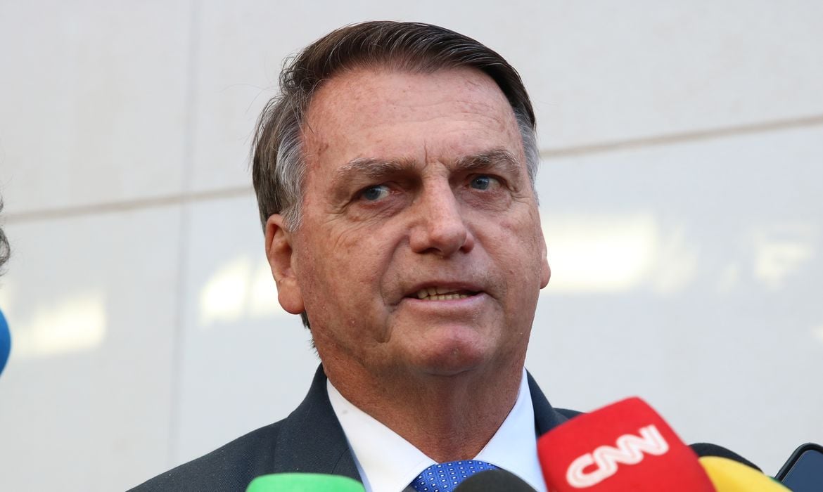 (Após o indiciamento, o ex-presidente Jair Bolsonaro publicou em sua conta na rede social X trechos de sua entrevista ao portal de notícias Metrópoles, na qual ele critica o ministro Alexandre de Moraes, do STF.)