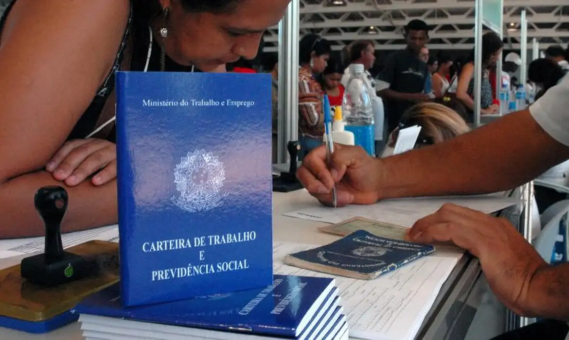 (No que diz respeito aos cargos de liderança, um em cada 48 homens negros está em posições de chefia ou comando.)