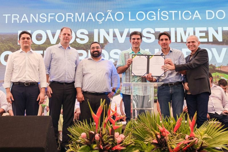 O ministro de Portos e Aeroportos, Silvio Costa Filho, anunciou, ao lado de Helder Barbalho, governador do Pará.