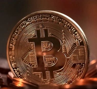 Imagem - Criptomoedas: bitcoin fecha em alta moderada após perder fôlego ao se aproximar de US$ 100 mil