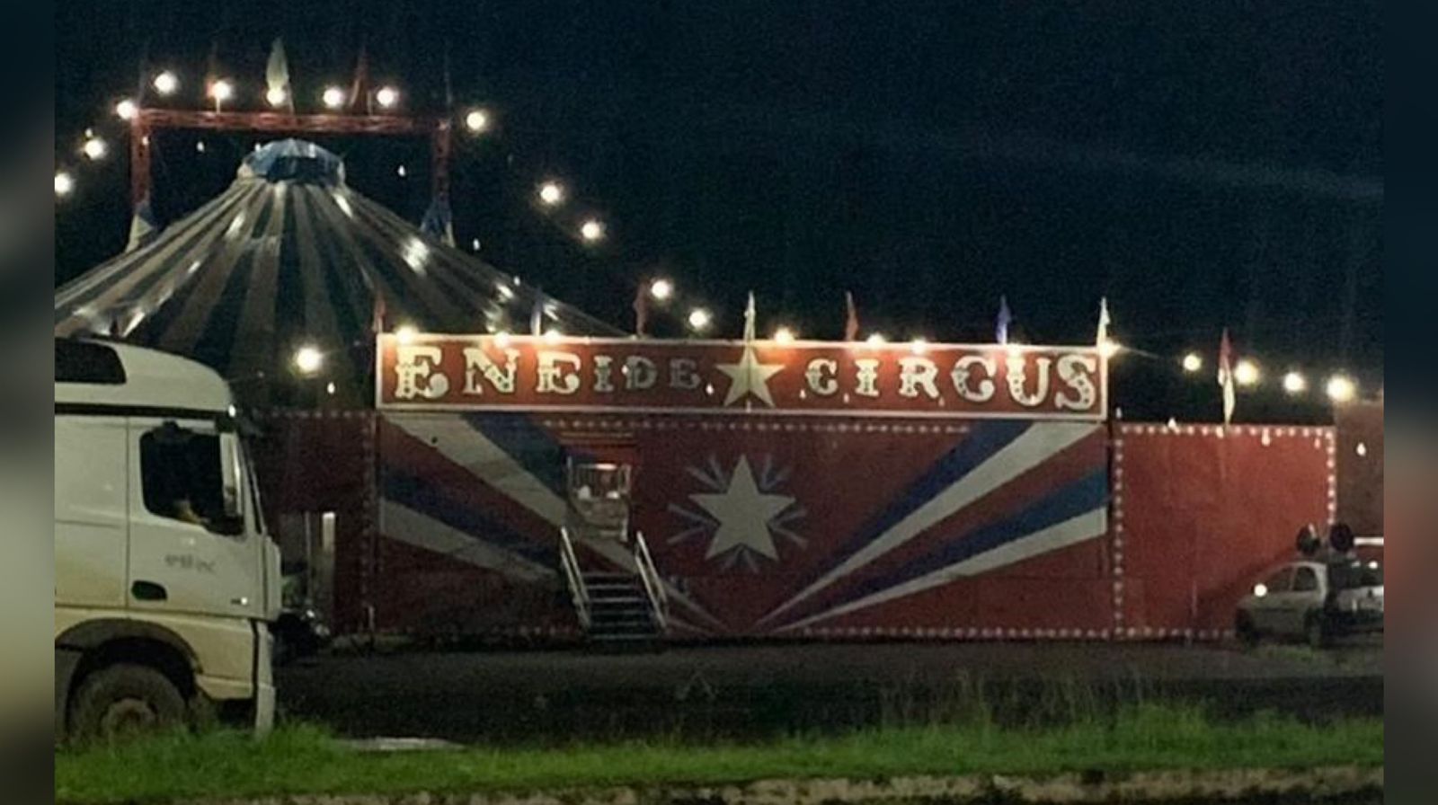 O circo Eneide Circus, estava realizando uma turnê no Maranhão, quando foi invadido por criminosos.