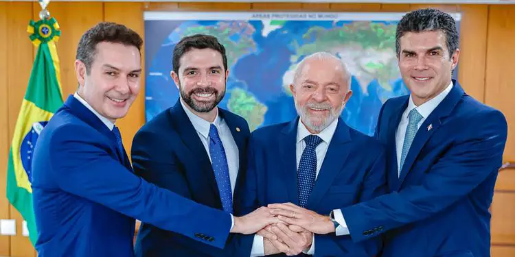 (Encontro debateu a Cop 30 e os investimentos do Novo PAC no estado do Pará.)