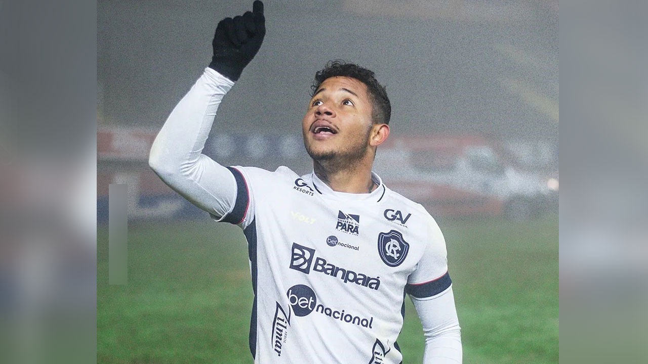 Ronald comemora gol pelo Remo na Série C - 