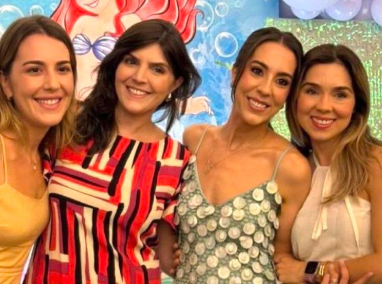 Raiana Guimarães com as primas, Manoela Costa, Paula Maiorana e Juçara Bentes