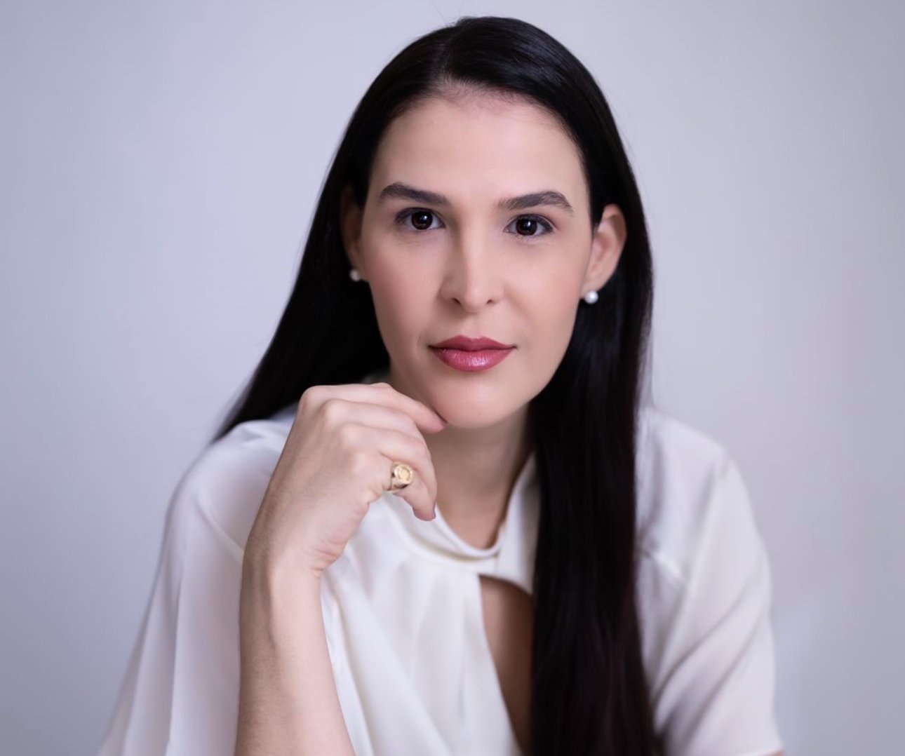 A dermatologista Caroline Palheta. No no próximo dia 14, irá ministrar o curso prático e teórico de tratamento para glúteo com preenchimento e bioestimulador, exclusivamente para médicos.