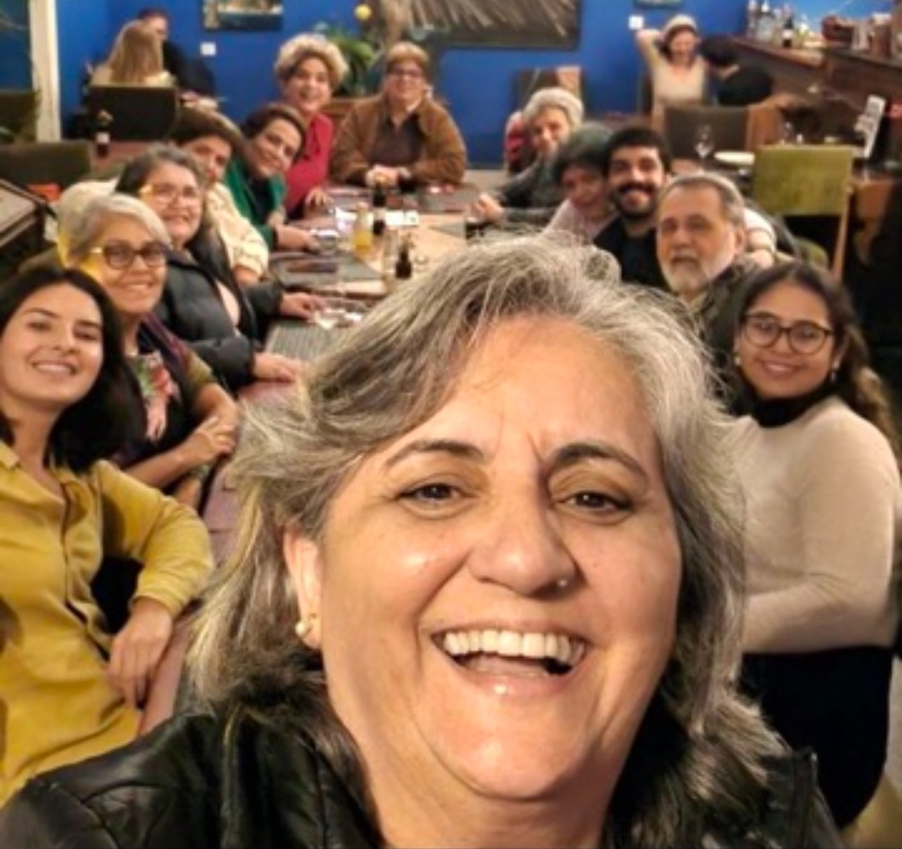 A professora Jena Vieira, comemorou a vida com os amigos 