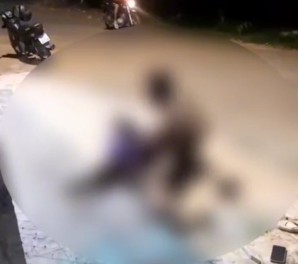 Mãe e filha saem 'no tapa' no meio da rua em Altamira, no Pará; assista