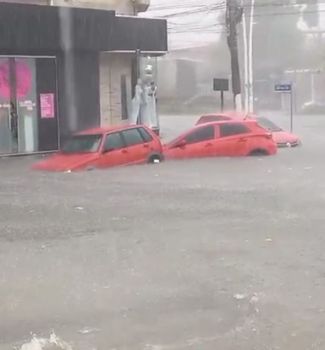 Imagem - Pontos de alagamento são registrados em Belém após temporal; confira