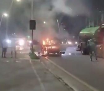 Imagem - Vídeo: carro pega fogo na Augusto Montenegro, em Belém