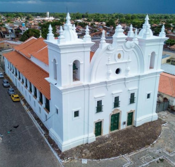 A igreja se destaca por ser um exemplar do estilo Barroco Jesuítico.