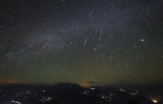 Última grande chuva de meteoros do ano ocorre na noite desta sexta