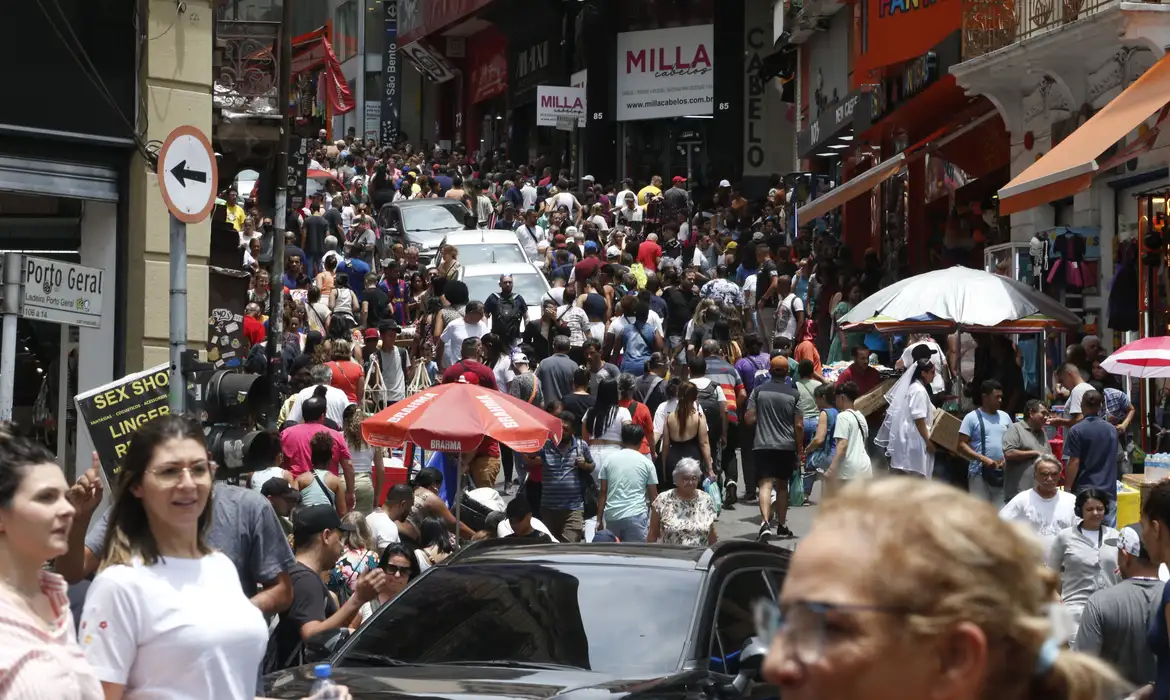 (25 de março em São Paulo.)