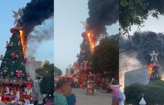 Árvore de Natal gigante pega fogo no centro de Manaus