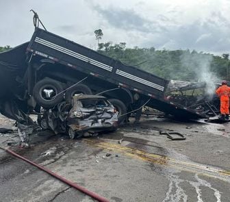 Imagem - Acidente entre três veículos deixa 37 mortos na BR-116 em MG