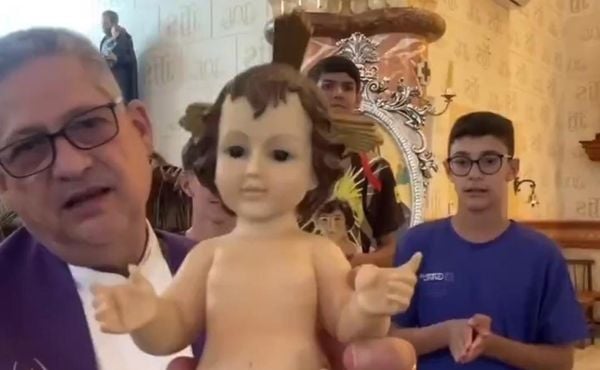 Padre cria versão católica de hit sertanejo e repercute na web; assista