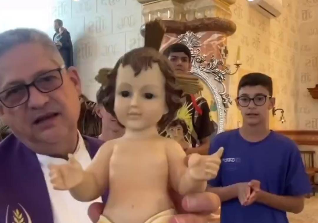 Vídeo do padre repercutiu no Instagram e no TikTok.