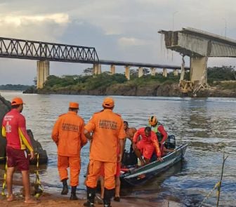 Imagem - Moradores filmam exato momento que ponte entre Maranhão e Tocantins começa a desabar