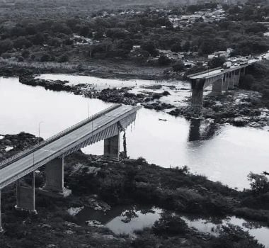 Imagem - Número de mortos em desabamento de ponte sobe para quatro