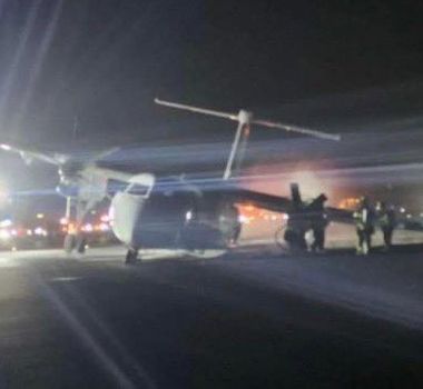 Imagem - Avião da Air Canada pega fogo e aterrissa sem trem de pouso