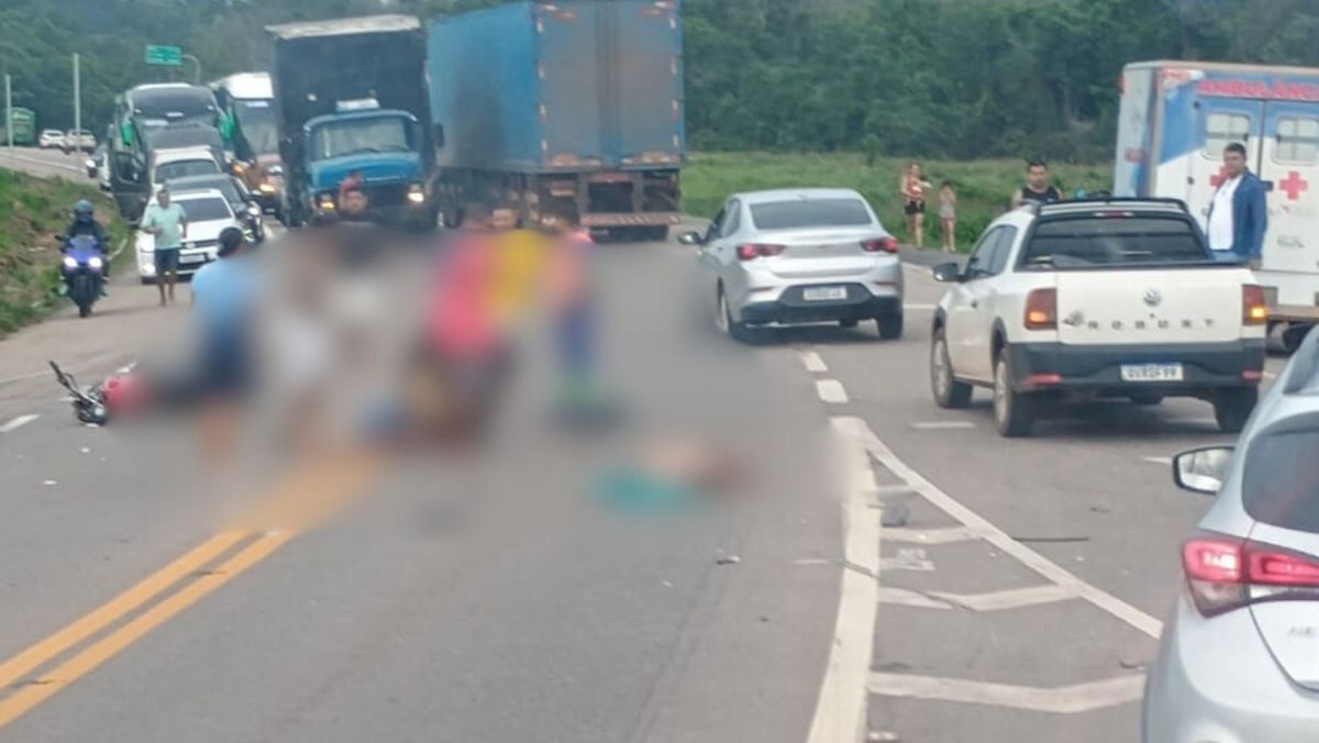 Duas pessoas morreram em um acidente grave na Rodovia Alça Viária.