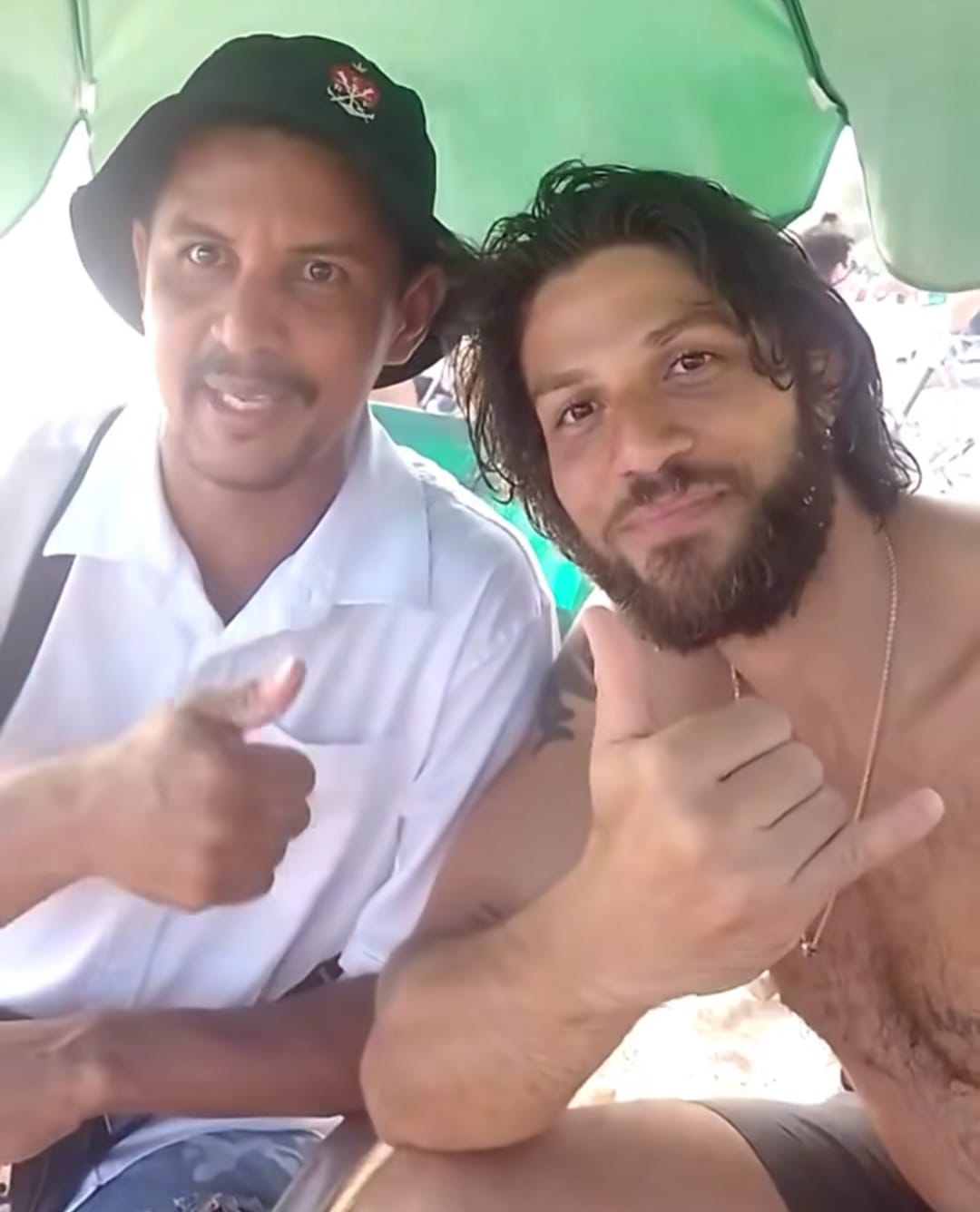 Chay Suede deu um show de simpatia durante o encontro com o trabalhador .