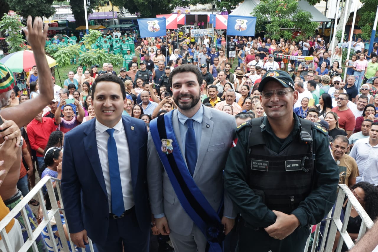 Igor Normando e Cássio Andrade em posse no distrito de Mosqueiro. 