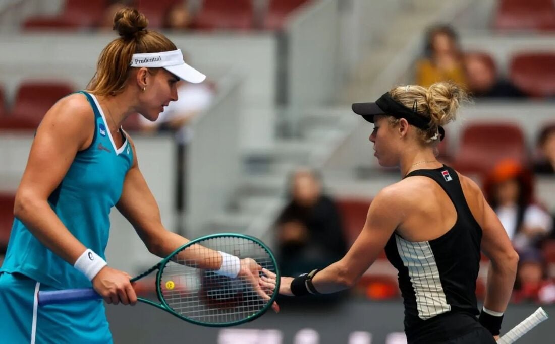 Bia Haddad e Siegemund vencem dupla favorita na estreia em Adelaide