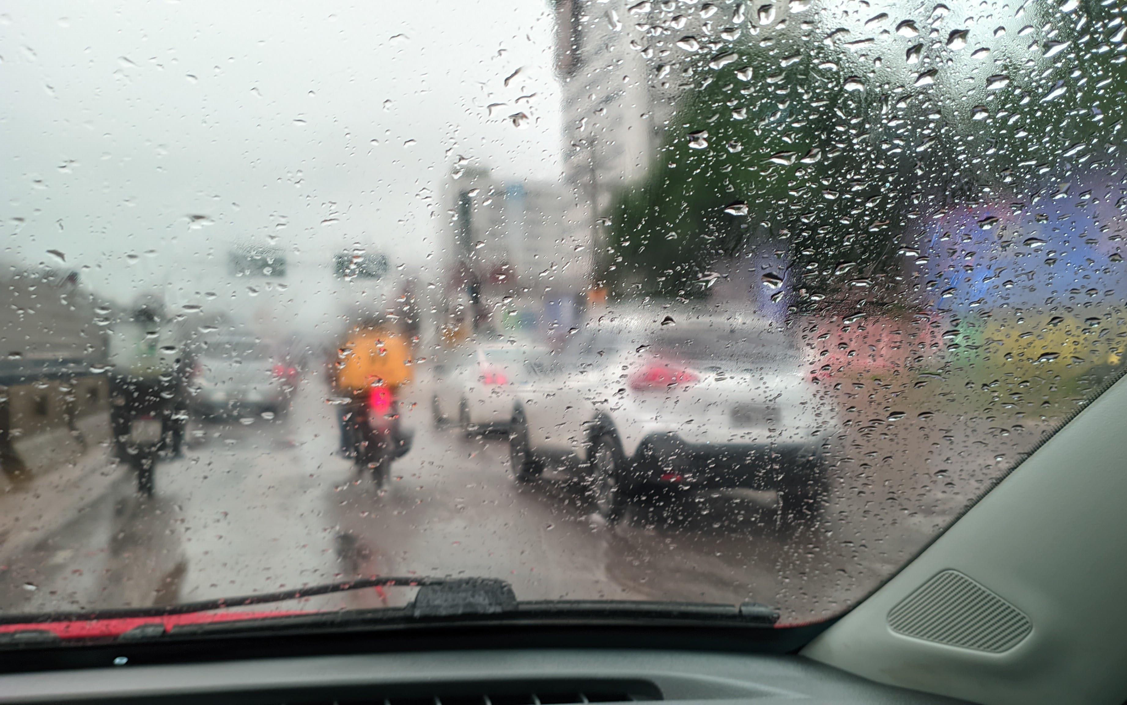 Chuva e alagamentos causam transtornos no trânsito da Grande Belém; saiba os trechos a evitar