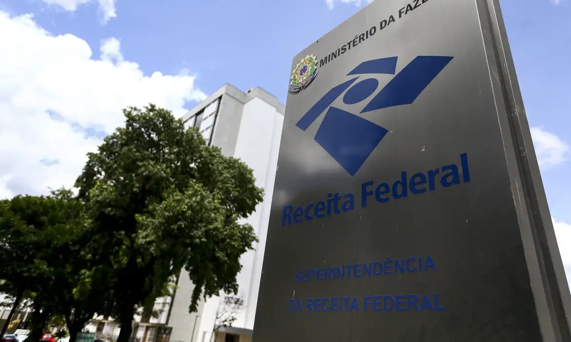 Em nota, a Receita Federal afirma que as medidas têm o objetivo de melhorar o controle e a fiscalização das operações financeiras, por meio de uma maior coleta de dados.