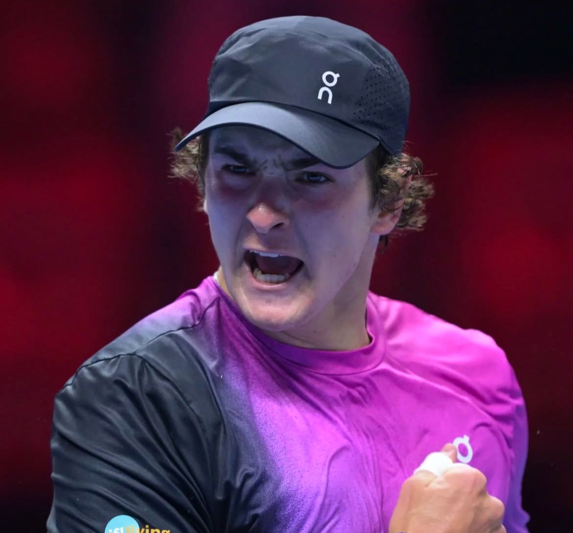 João Fonseca vence com mais um 'pneu', avança no quali em Melbourne e repete feito de Sinner