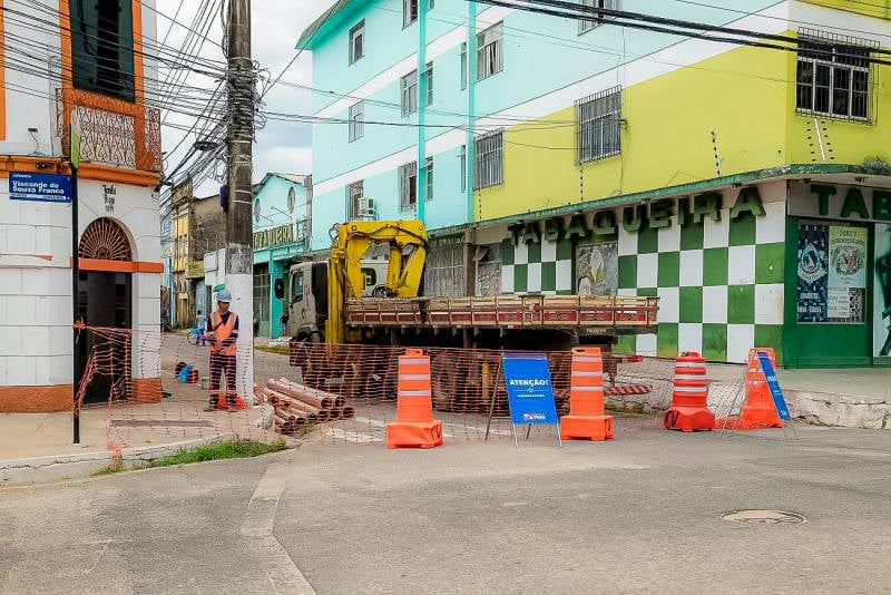 Trânsito na Rua 28 de Setembro é alterado entre quinta-feira e sábado.