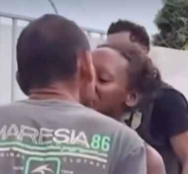 Imagem - Casal de assaltantes se despede com beijo antes de ser preso em Santarém no Pará; assista