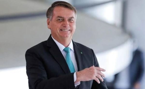 Defesa de Bolsonaro diz que apresentará convite para posse de Trump após exigência do STF