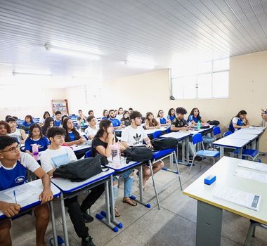 Imagem - Escola Estadual Albanízia de Oliveira faz tradicional foto dos aprovados no Enem nesta terça