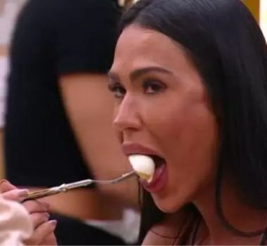 Imagem - Gracyanne Barbosa choca ao comer 9 ovos em uma refeição