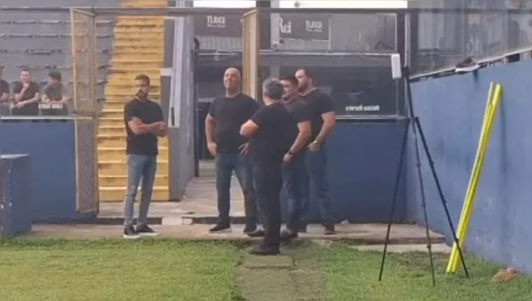 Ex-vice do Flamengo em visita ao Baenão.