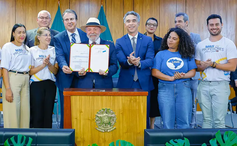 Lançamento do programa no Palácio do Planalto. 