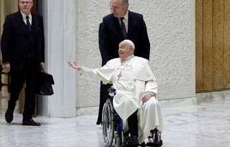 Papa Francisco cai e machuca antebraço, diz Vaticano