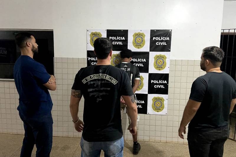 A Polícia Civil cumpriu um mandado de prisão contra um homem por tentativa de fraude.