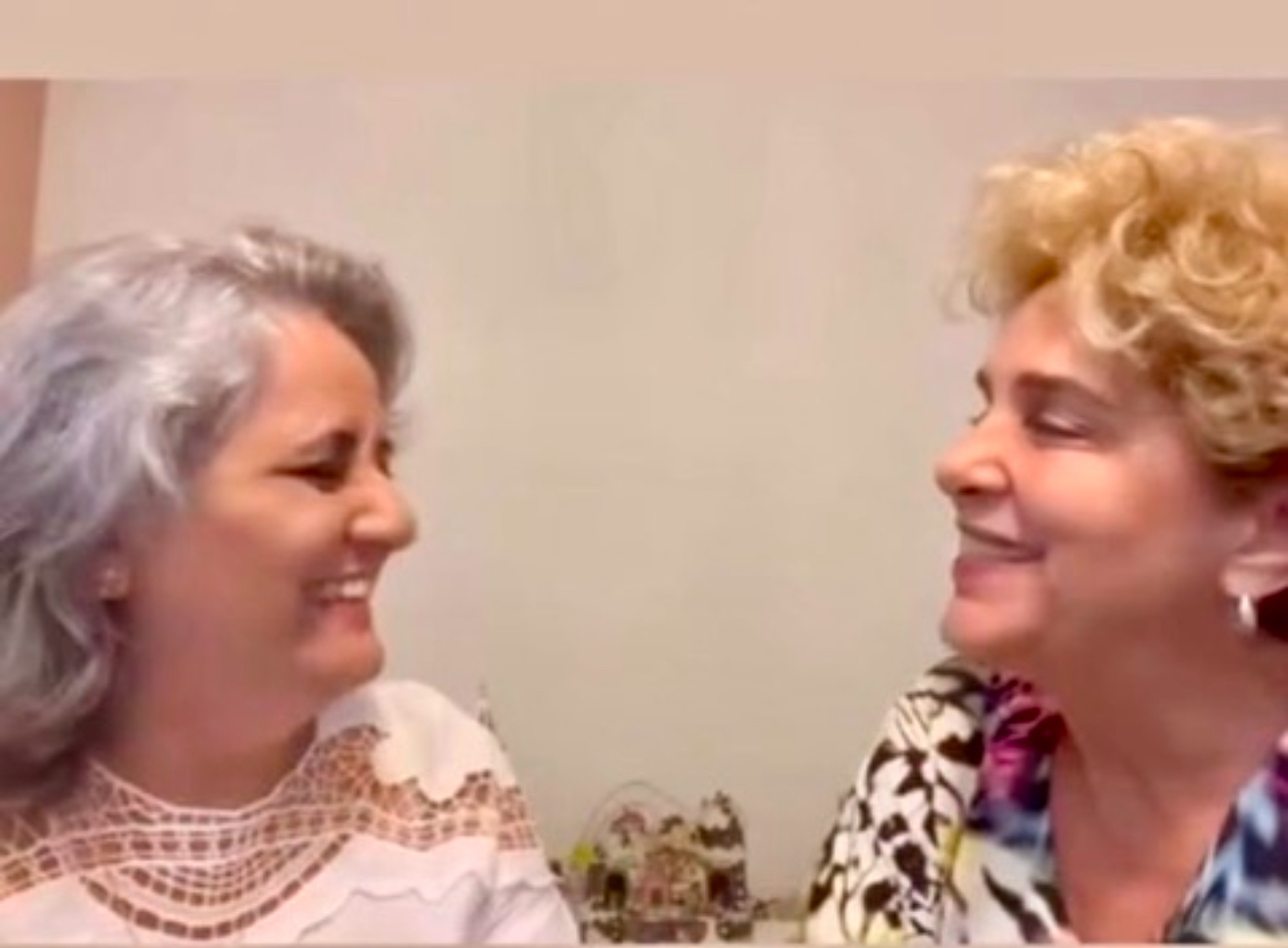 A Profa. Jena Vieira e Sandra Duailibe 