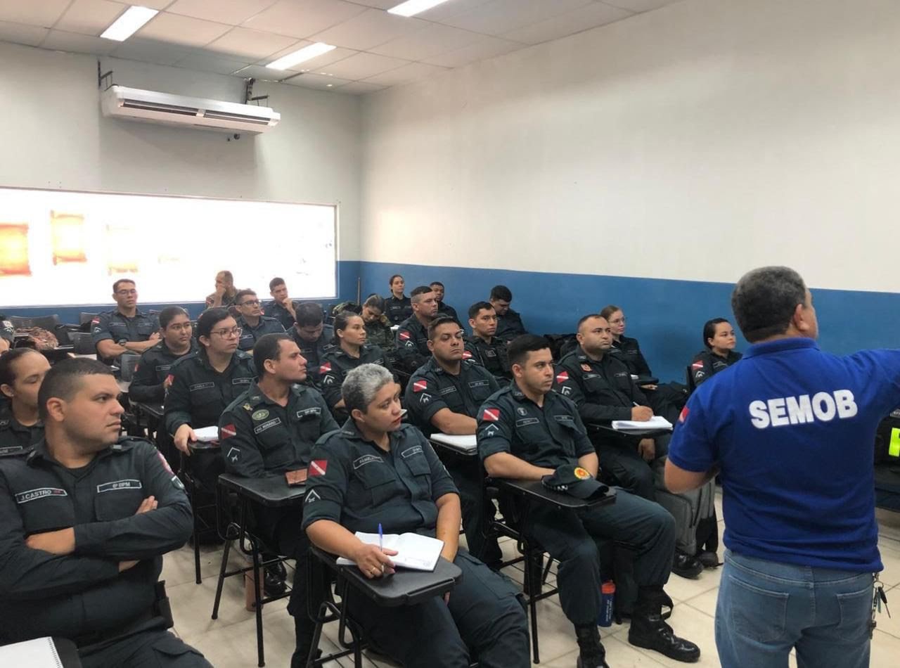 Policiais militares passam por treinamento para operar no trânsito da capital