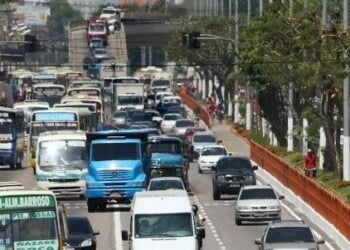 Avenida Almirante Barroso apresenta lentidão no trânsito, nesta segunda-feira (20).