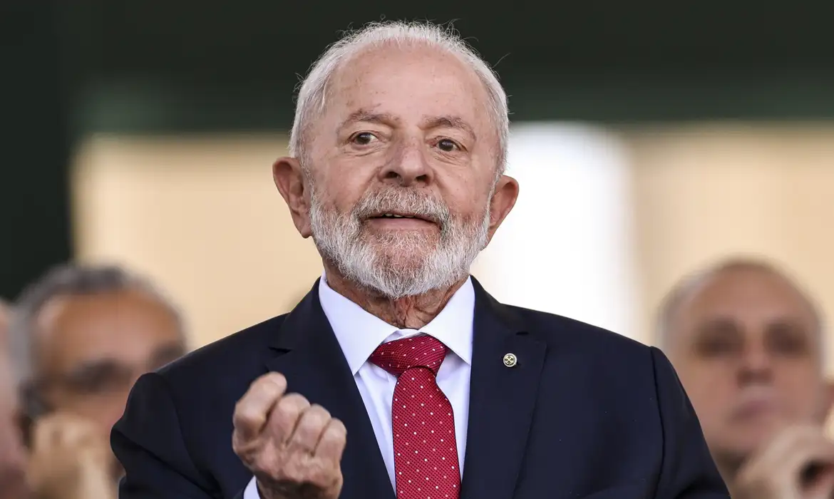 Lula usou as redes sociais para cumprimentar Trump.