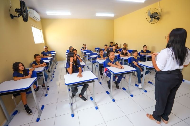 Imagem - Em reunião com sindicato, Estado promete garantir direitos dos professores