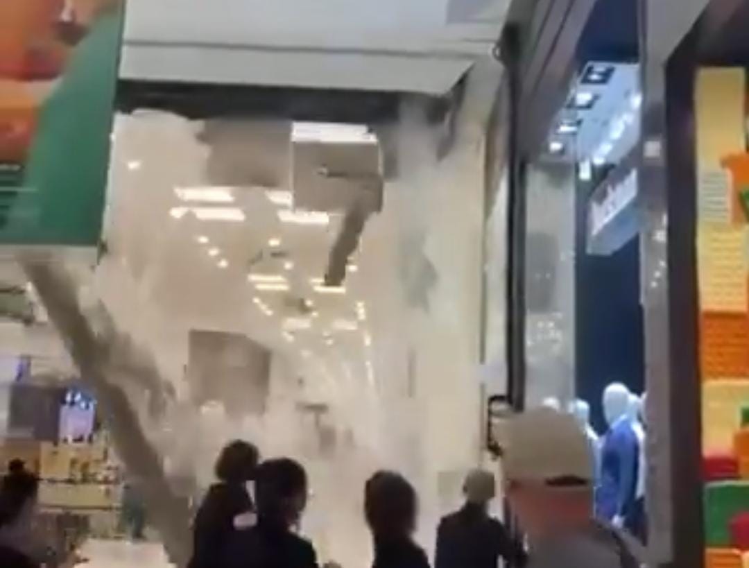 Imagem - Teto de shopping center desaba em São Paulo em meio a fortes chuvas