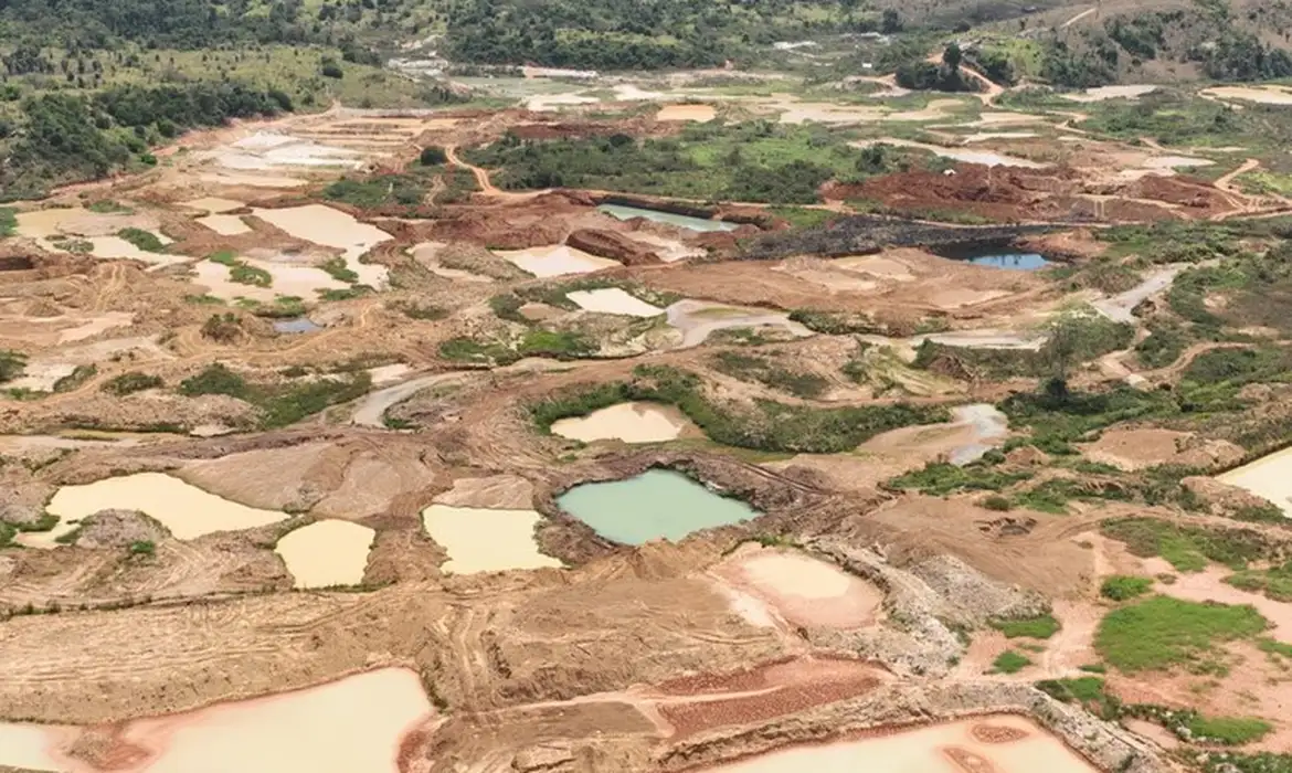 Imagem - Desabamento de túnel em mina de cobre no sudeste do Pará deixa garimpeiros presos a 60 metros de profundidade