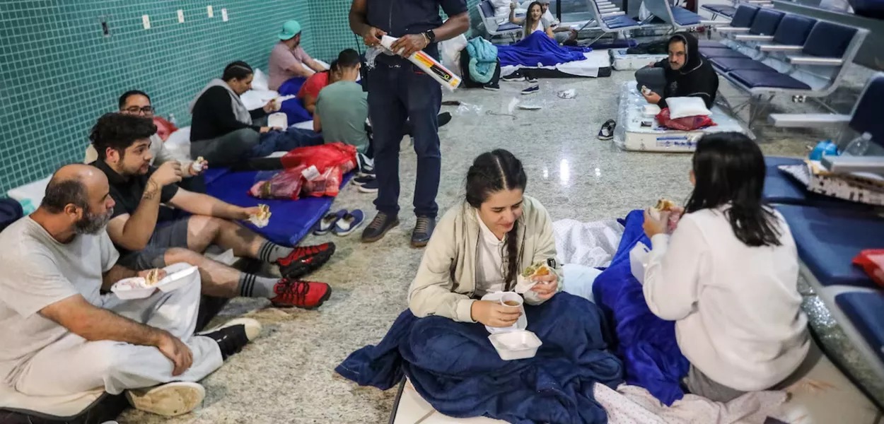 Imagem - Brasileiros deportados dos EUA relatam maus-tratos e condições desumanas durante voo de repatriação